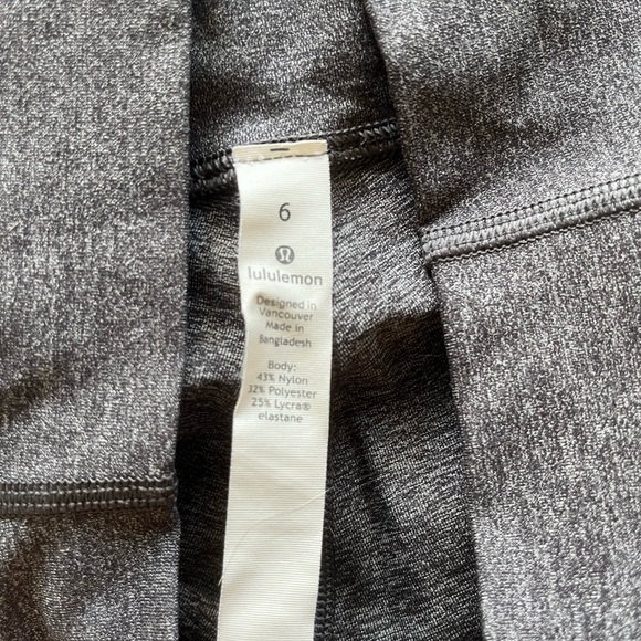 20% OFF 2+ BUNDLES! Lululemon Leggings. Charcoal. Size 6 - Picture 7 of 11